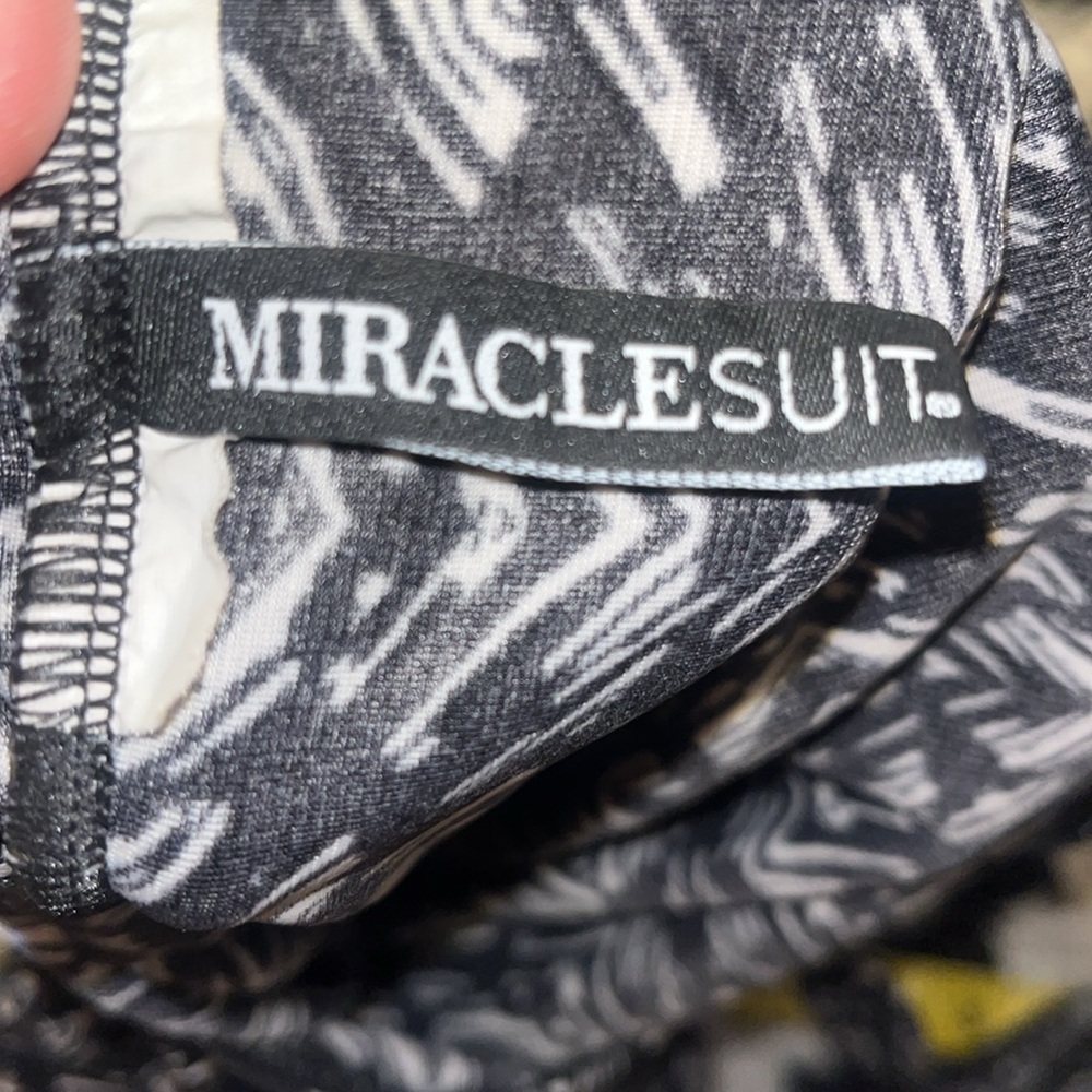 Miraclesuit L4815 Incan Treasure Escape One-Piece Swimsuit. - Picture 12 of 12